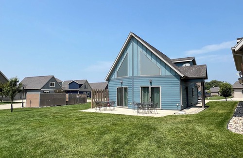 Spirit Lake Cabin | Okoboji Bridges Bay Retreat with Everything you need-Pools and Waterpark Passes