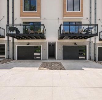 Arnolds Park House | Okoboji Lakeside Retreat in Arnolds Park