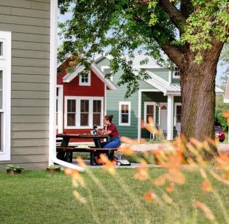 Okoboji House | Okoboji Summer Theatre Cottages