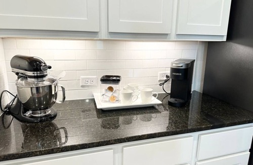 College Station House | Ol’ Army Escape - Beautiful & Spacious Retreat in Aggieland!