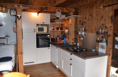 Cazaux-Frechet House | Old mountain house