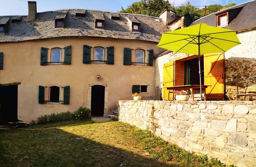 Cazaux-Frechet House | Old mountain house