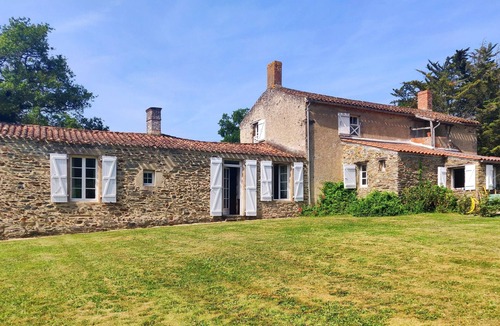 Saint-Georges-de-Pointindoux House | Old country house 20 minutes from Les Sables d'Olonne