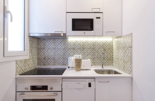 Collblanc y La Torrassa Apartment | OLA LIVING CALID SPOTIFY