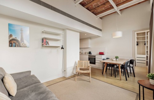Gothic Quarter Apartment | OLA LIVING BOQUERIA 1