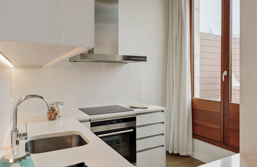 Gothic Quarter Apartment | OLA LIVING BOQUERIA 2