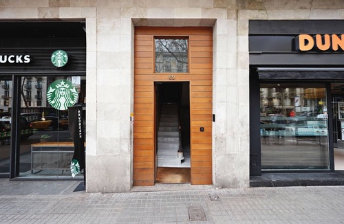 Gothic Quarter Apartment | OLA LIVING BOQUERIA 5
