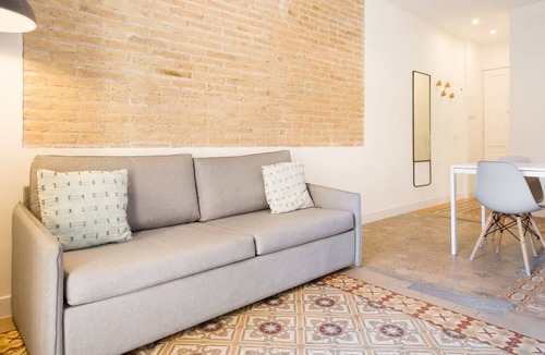 L'Hospitalet de Llobregat Apartment | Olala Design Apartment 2.2 | 10m Pl.España