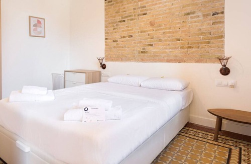 L'Hospitalet de Llobregat Apartment | Olala Design Apartment 3.3 | 10m Pl.España