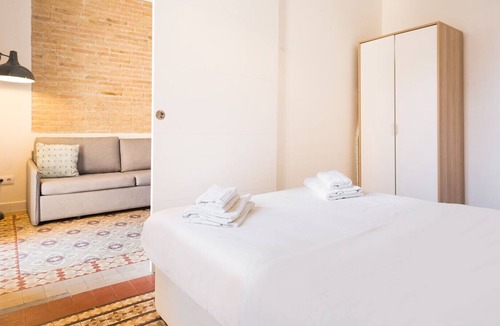 L'Hospitalet de Llobregat Apartment | Olala Design Apartment 3.3 | 10m Pl.España
