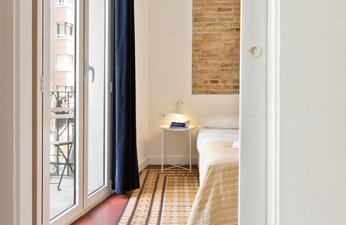 L'Hospitalet de Llobregat Apartment | Olala Design Apartment 2.1| 10m Pl.España