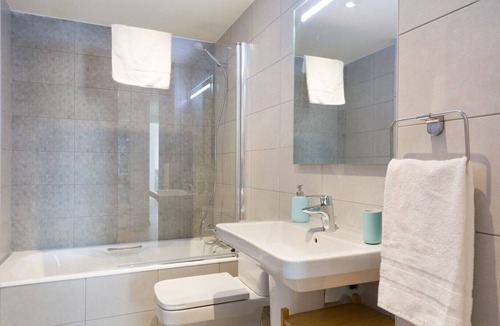 Sant Adria de Besos Apartment | Olala harbor forum 2. 1