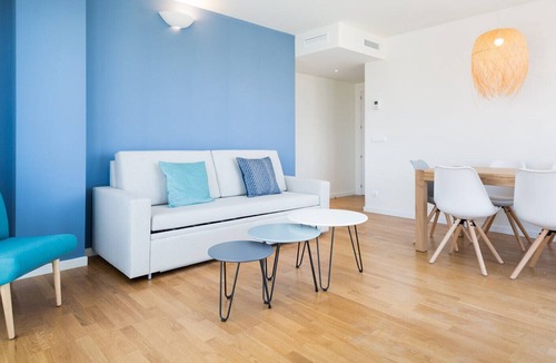 Sant Adria de Besos Apartment | Olala harbor forum 5. 2