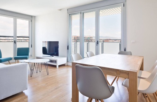 Sant Adria de Besos Apartment | Olala harbor forum 1. 3