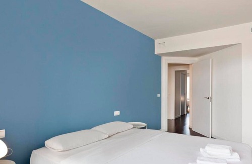 Sant Adria de Besos Apartment | Olala Port Forum 3-Bedroom Apartment with Balcony