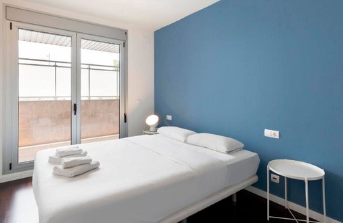 Sant Adria de Besos Apartment | Olala Port Forum 3-Bedroom Apartment with Balcony