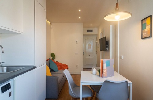 Collblanc y La Torrassa Apartment | Olala Vibe Apartment 4.1