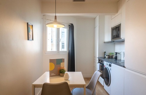 Collblanc y La Torrassa Apartment | Olala Vibe Apartment 4.1