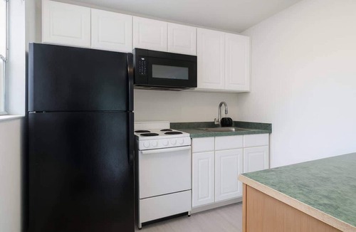 Riverside Park Apartment | Olas 4 · Comfy 2BR Apt Near Las Olas w/Patio, BBQ, Parking