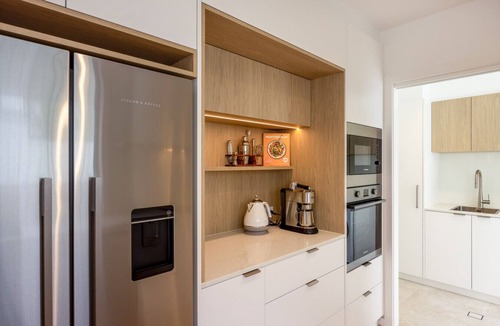 Anna Bay Villa | Olas Villa 5 | Med-Style 3BR + Plunge Pool + Beach