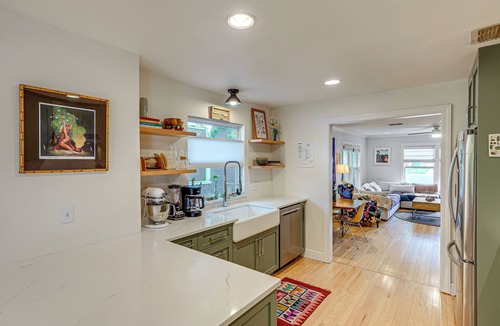 North Loop House | Old Austin Vibes! Spacious Yard & Porch Near UT