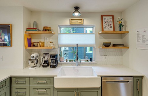 North Loop House | Old Austin Vibes! Spacious Yard & Porch Near UT