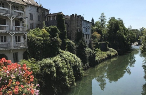 Lasseube House | old barn to transform