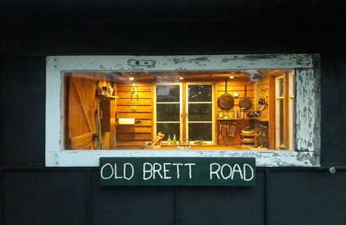 Rerewhakaaitu Cabin | Old Brett Rd Hut