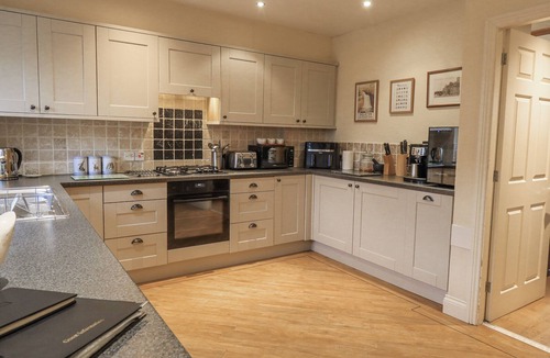 Ingleton Cottage | OLD BRIDGE INN, pet friendly, with open fire in Ingleton