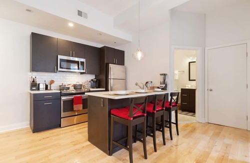 Old City Apartment | Old City Apartment with Full Kitchen