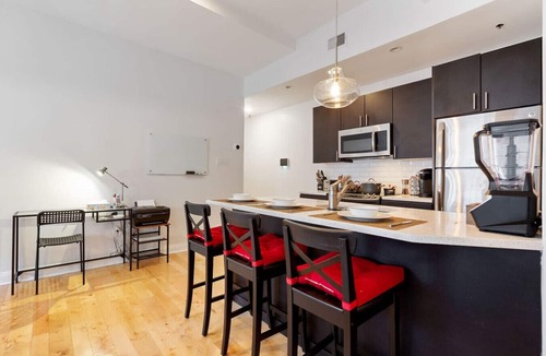 Old City Apartment | Old City Apartment with Full Kitchen