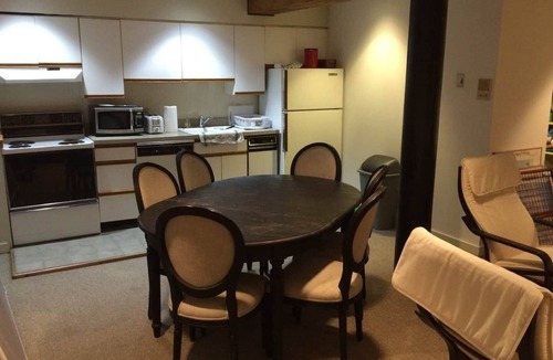 Old City Condo | Old City - Spacious Bii-Level Loft