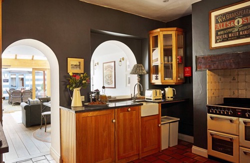 Henley-on-Thames House | Old Coach House & Dolls House