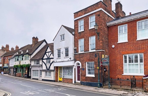Henley-on-Thames House | Old Coach House & Dolls House