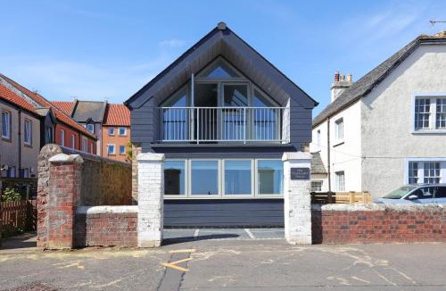 Dunbar Villa | Old Coastguard Station