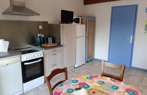 Gannay-sur-Loire Cottage | Old Dairy: Cottage with Canal Access, Garden and Terrace