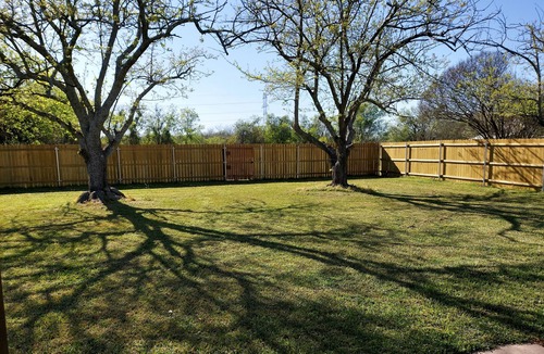 Elm Mott House | OLD DALLAS INN Charming 4-bedroom house, LARGE Dog friendly Backyard