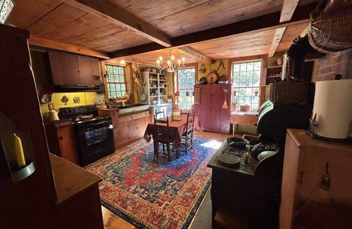 Deerfield House | Old Deerfield Treasure!