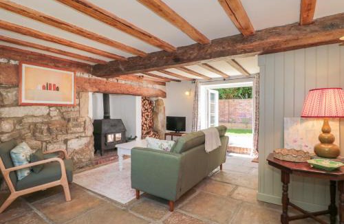 Warminster House | Old Farm Cottage
