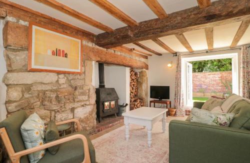 Warminster House | Old Farm Cottage