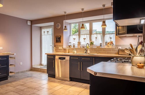 Lizine Cottage | Old farmhouse renovated in 2021, 4-star, charm, relaxation in the heart of nature