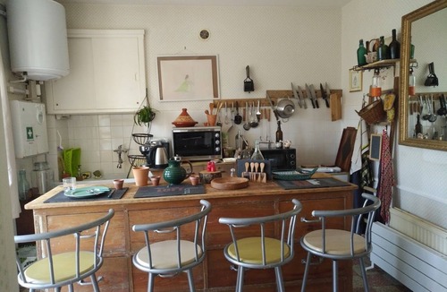 Le Creusot House | Old-fashioned detached house with pets welcome!