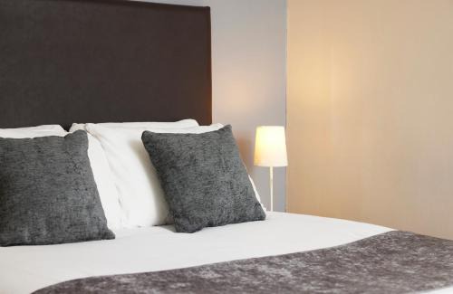 Holywell Hotel | Old Ferry Boat by Greene King Inns