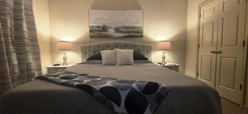 Fort Smith Apartment | Old Fort Loft King & Queen suites nearest accomodation to Marshals Museum power your EV for free!