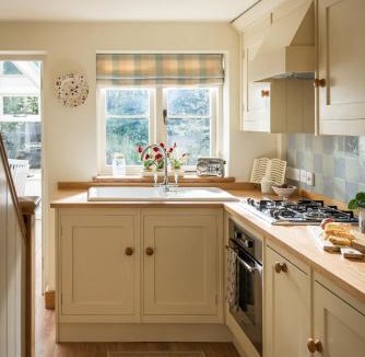 Bretforton House | Old Fox Cottage