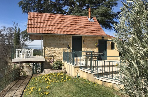 Saint-Nizier-sous-Charlieu House | Old fisherman's cottage renovated on the banks of the river sure beautiful closed ground.