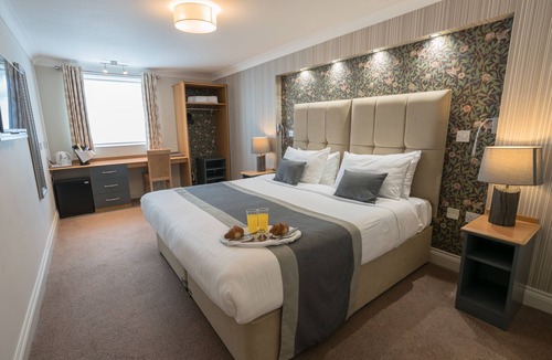 Caister-on-Sea Hotel | Old Hall Hotel