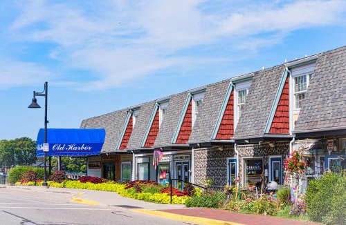 South Haven Hotel | Old Harbor Inn