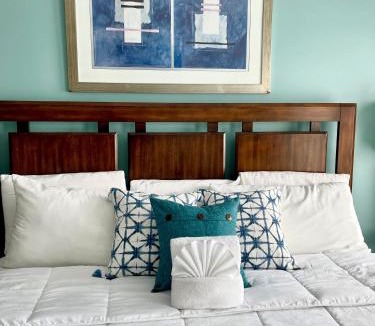South Haven Hotel | Old Harbor Inn