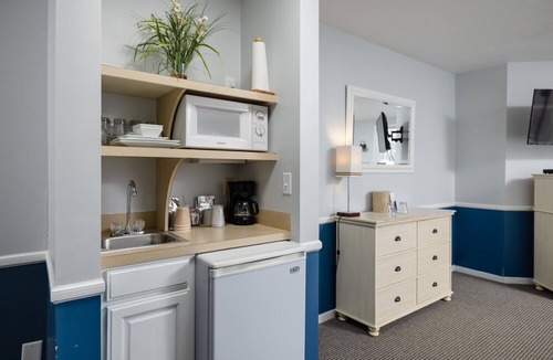 South Haven Hotel | Old Harbor Inn